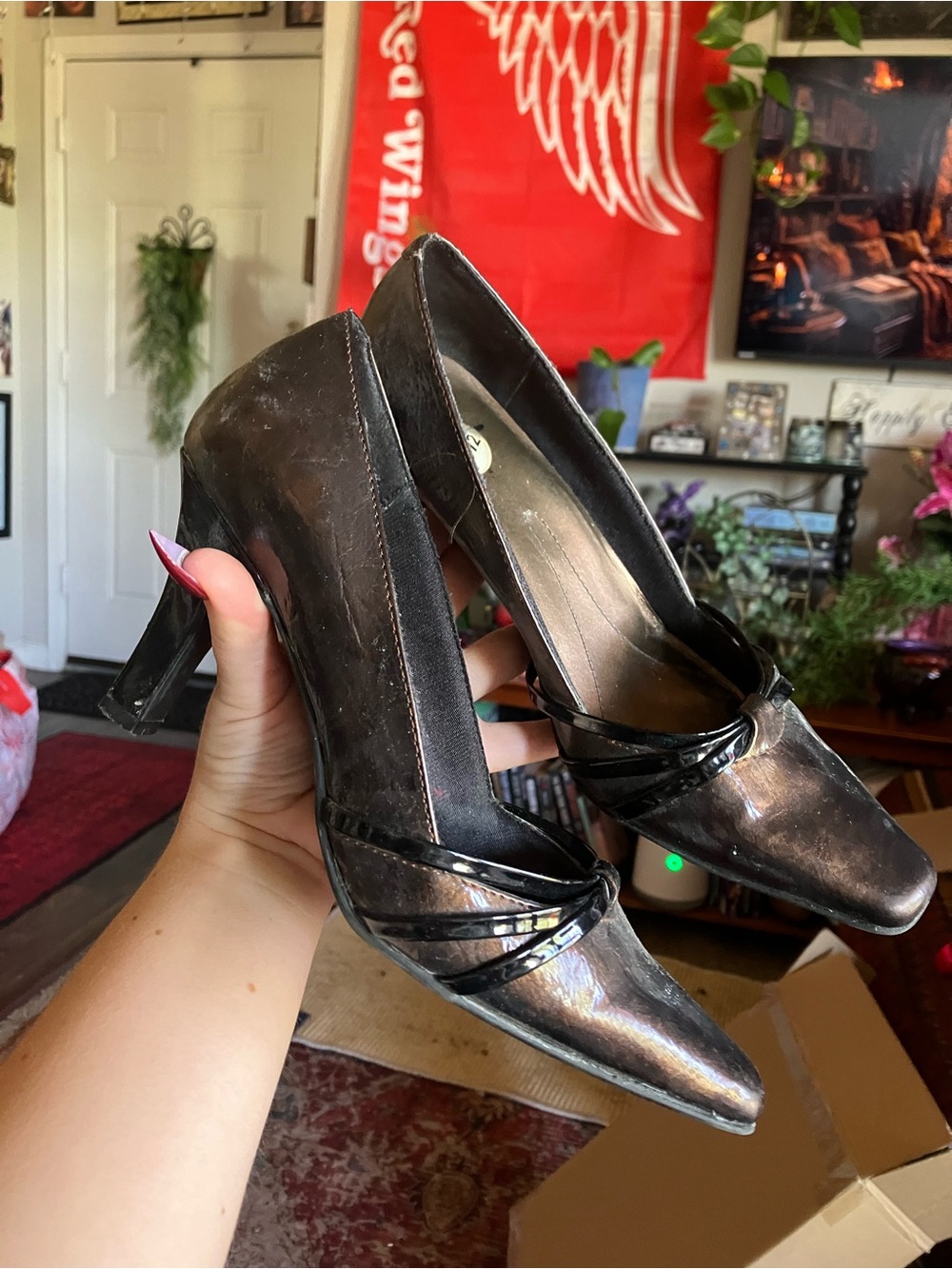 Metallic Black Pointed Toe Women’s Pumps